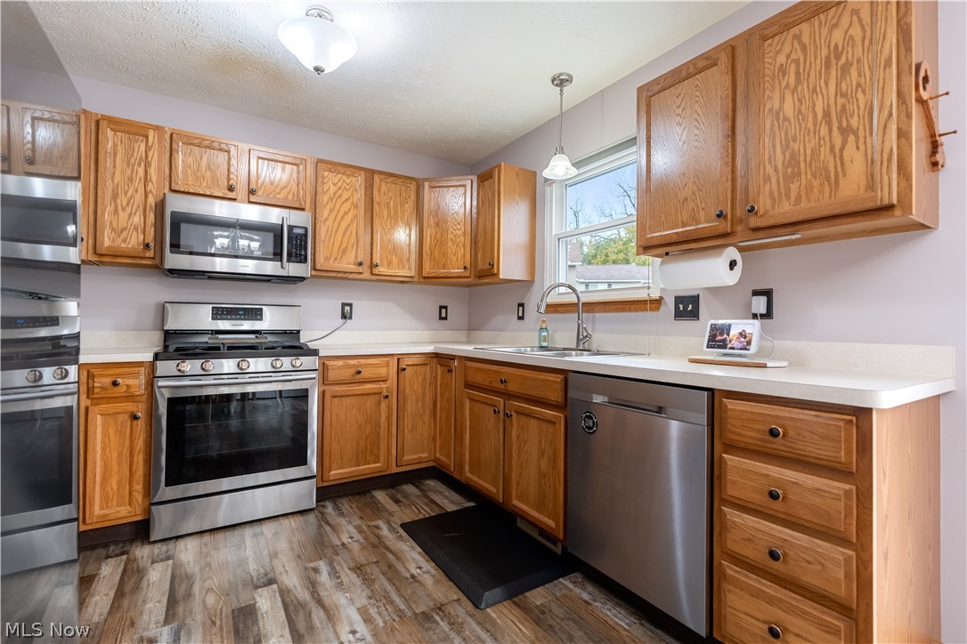 1095 Bennington Court