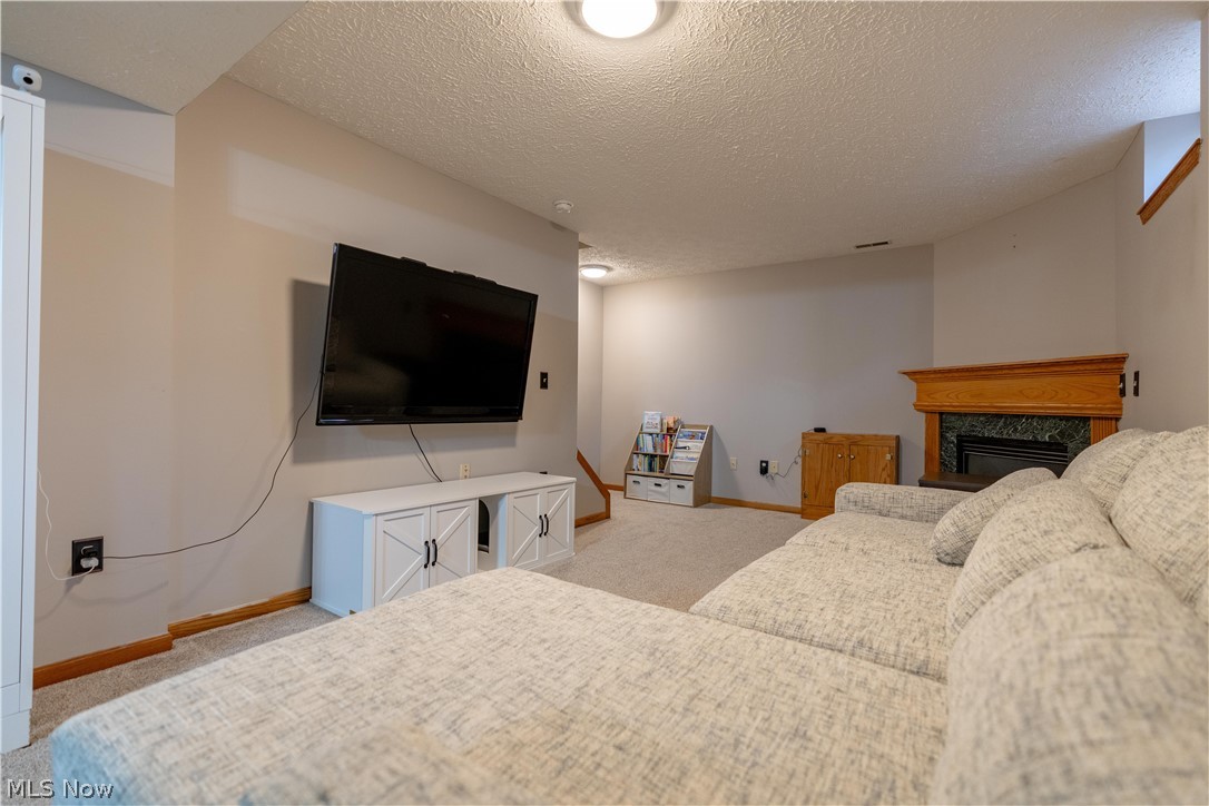 1095 Bennington Court