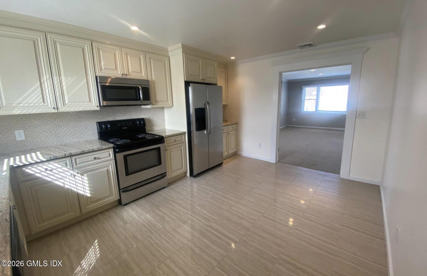 3 1/2 Seitz Lane 2