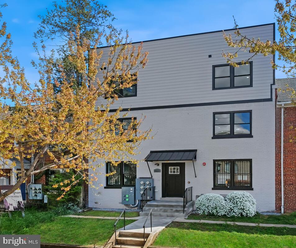 1622 17TH STREET SE 2005