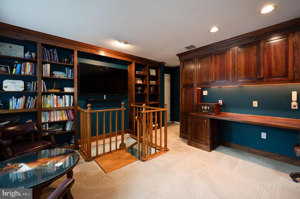 125 MONTCHAN DRIVE