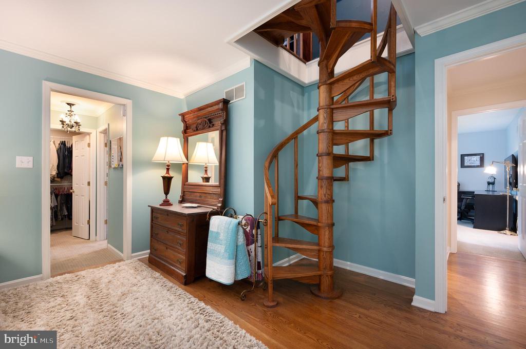 125 MONTCHAN DRIVE