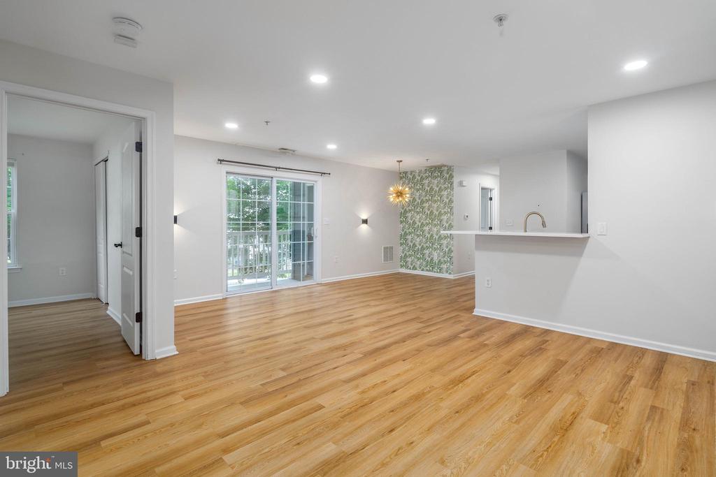 208 LAWRENCE LANE
