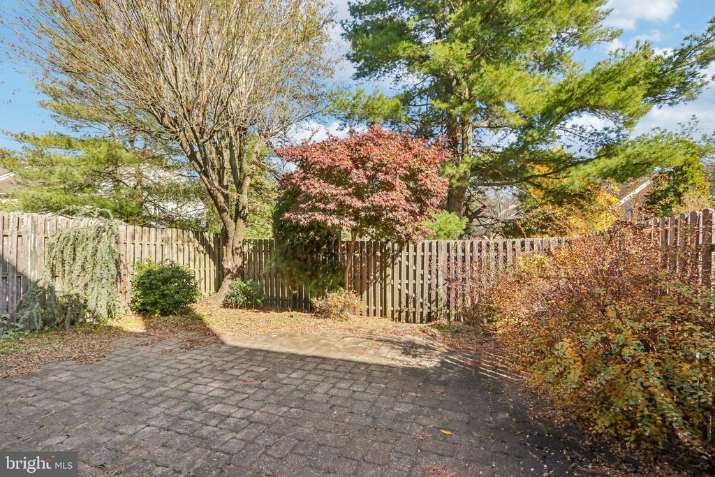 60 SANDHURST DRIVE