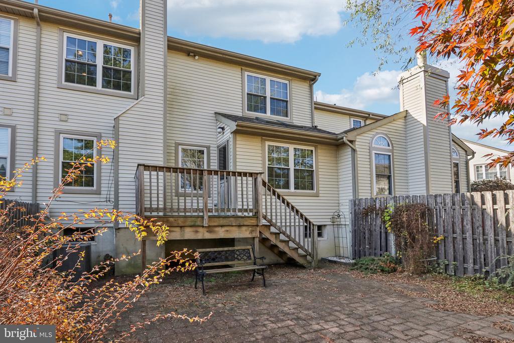 60 SANDHURST DRIVE