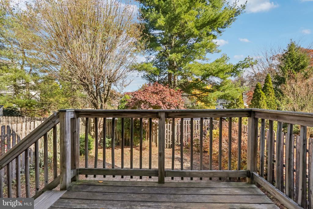 60 SANDHURST DRIVE