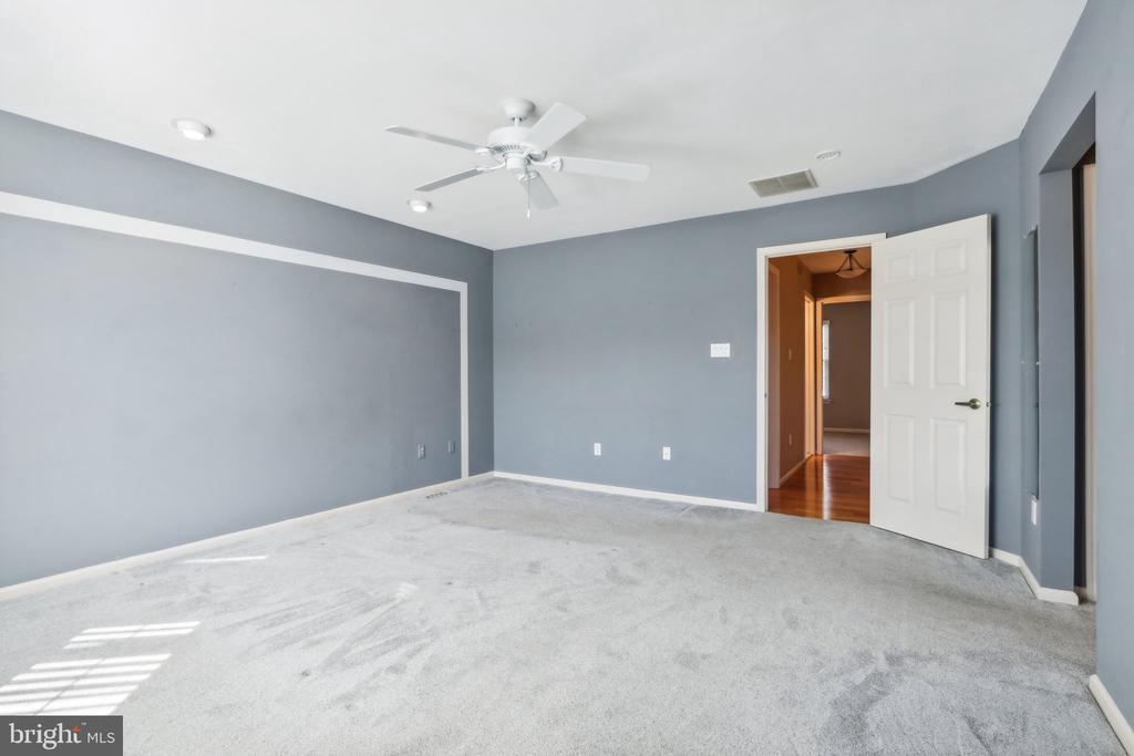 60 SANDHURST DRIVE