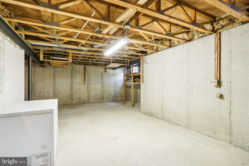 60 SANDHURST DRIVE