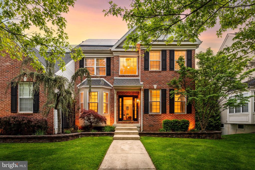 112 HILLSIDE LANE