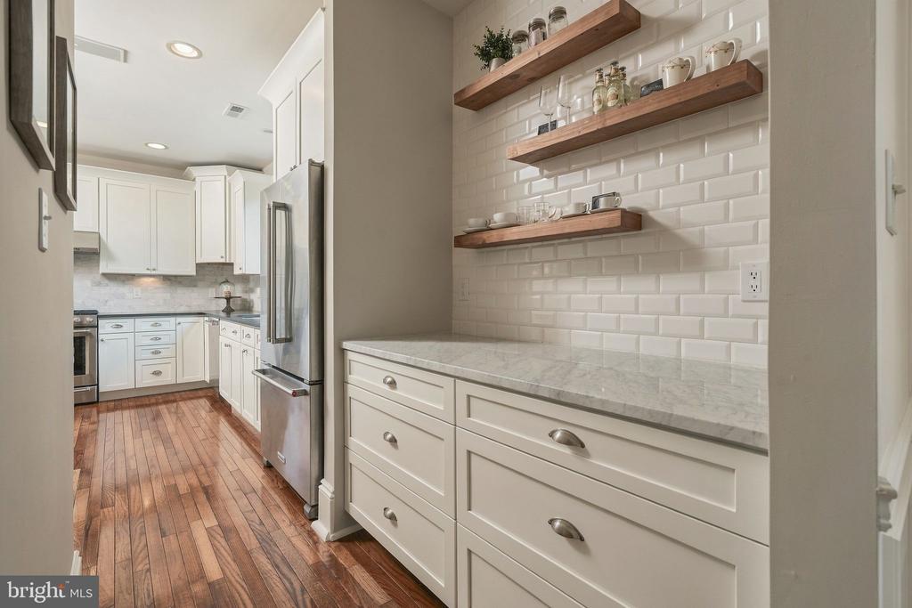 7 HAYFIELD COURT