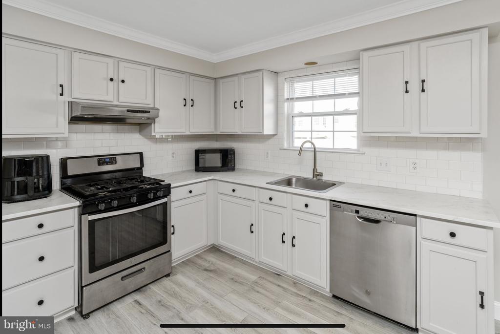 20 CEDAR GROVE DRIVE