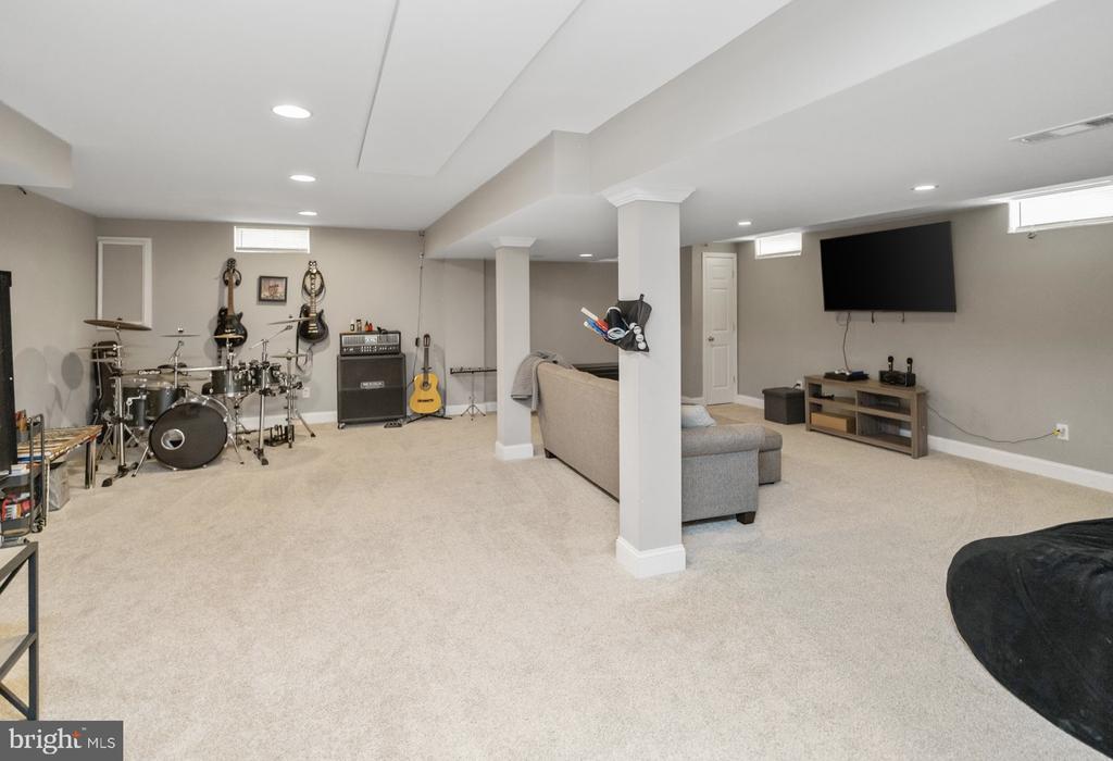 20 CEDAR GROVE DRIVE