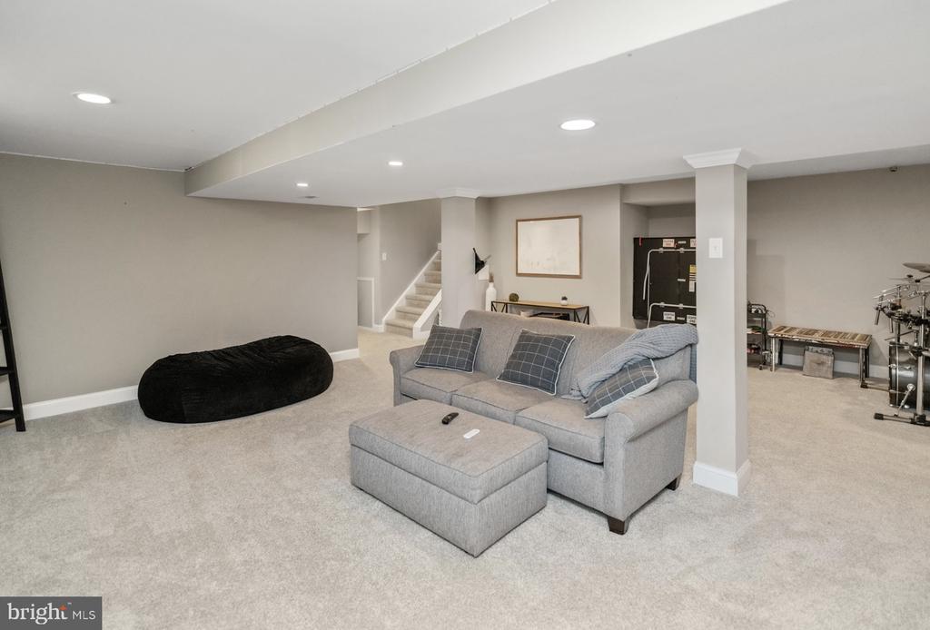 20 CEDAR GROVE DRIVE