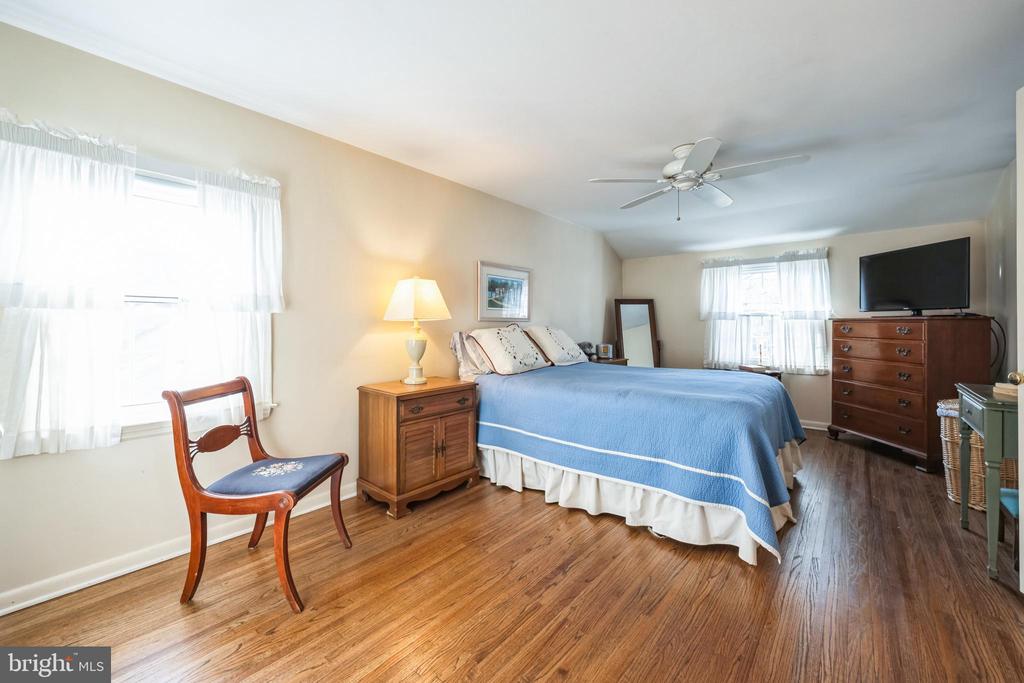 1221 FORGE ROAD