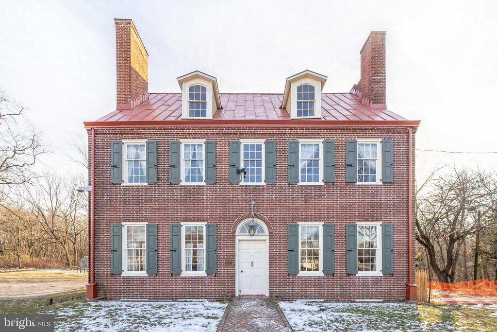 1221 FORGE ROAD