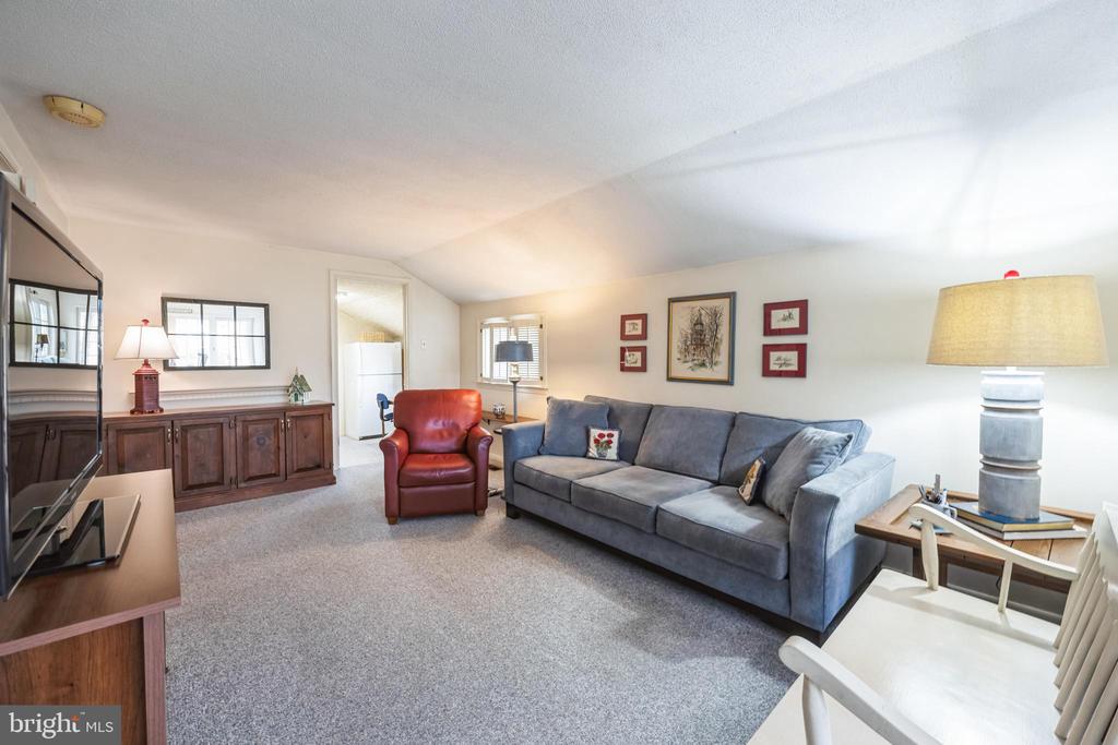 1221 FORGE ROAD