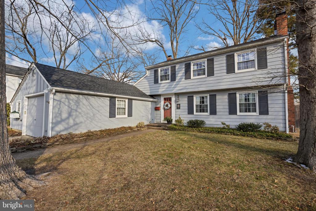 1221 FORGE ROAD