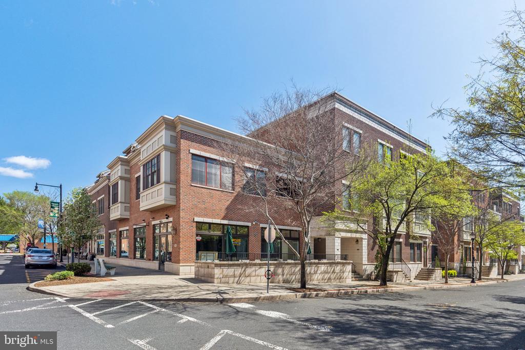 605 N ATLANTIC AVENUE 207