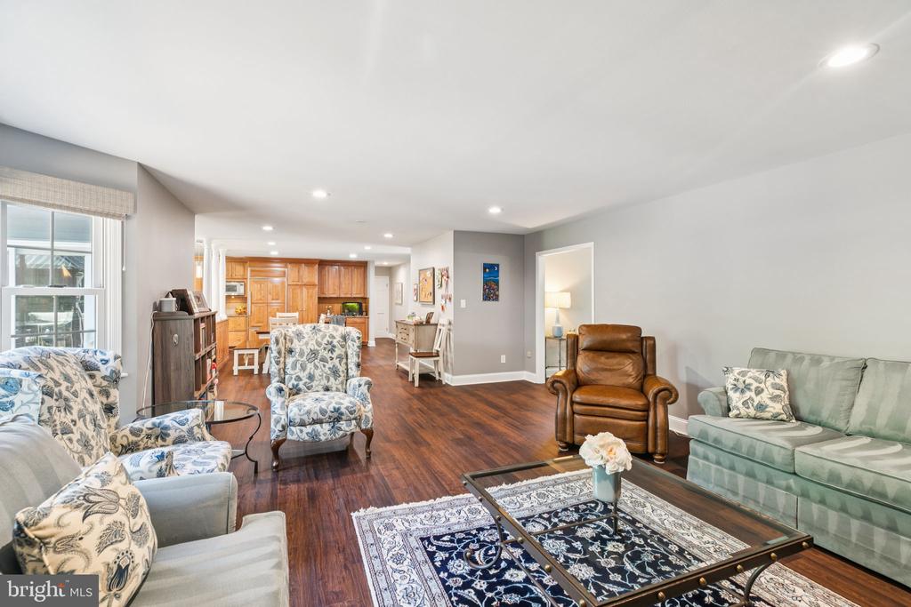 11 RIDGEVIEW COURT
