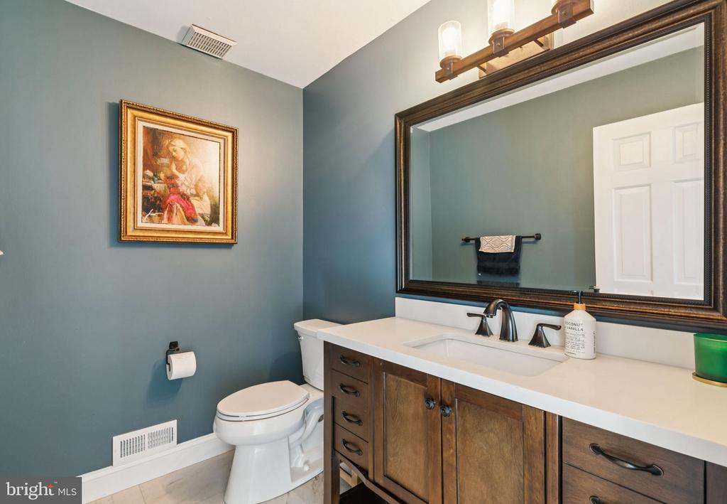 11 RIDGEVIEW COURT