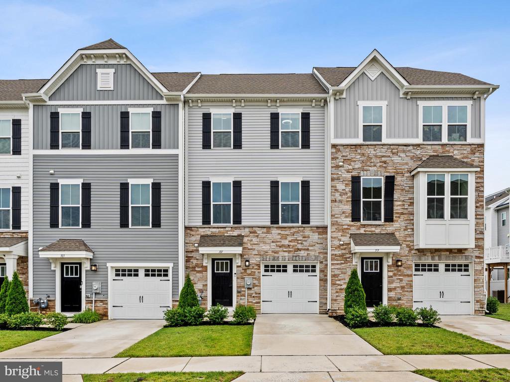 101 HAMILTON COURT