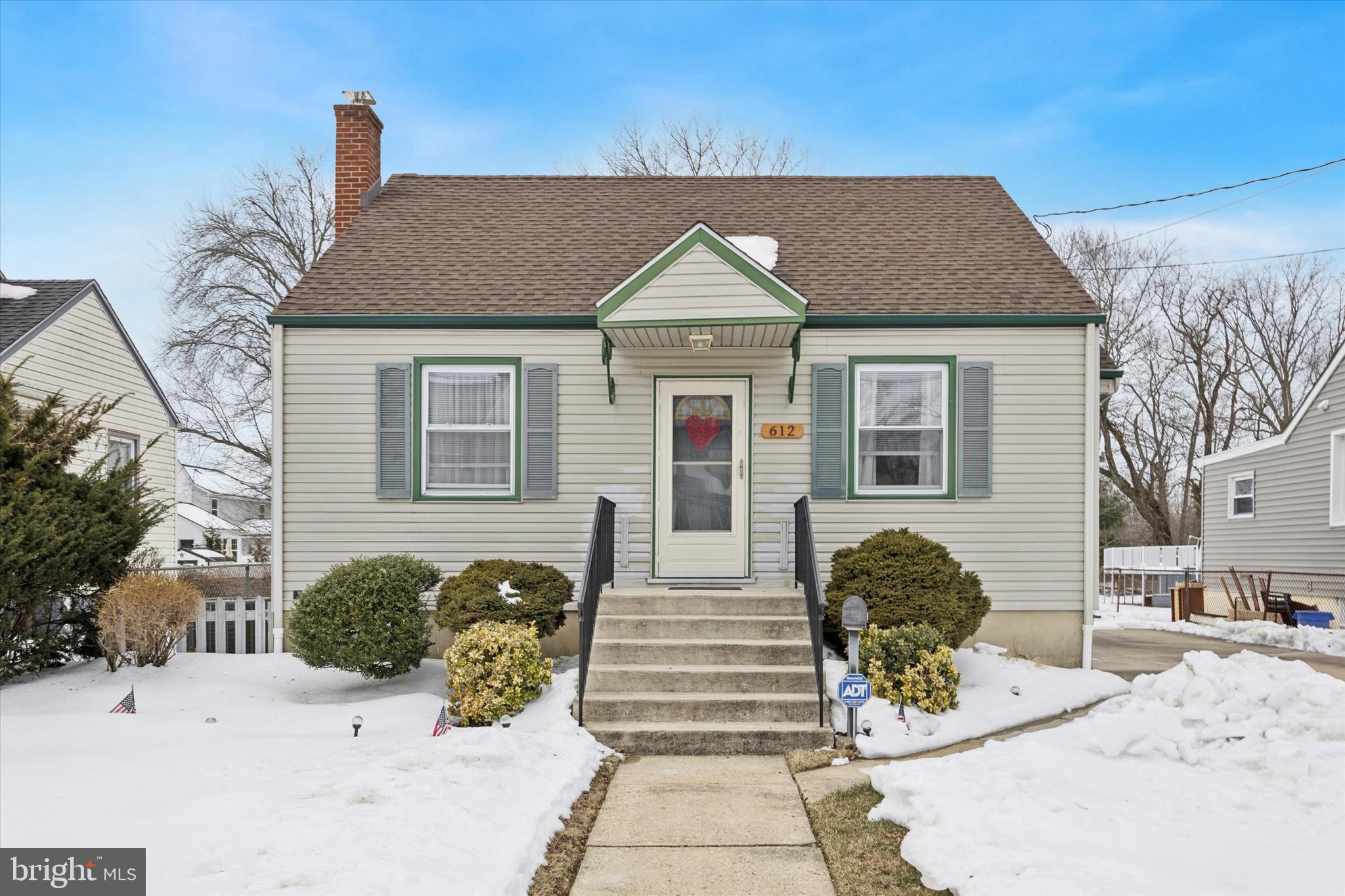 612 N WALNUT AVENUE