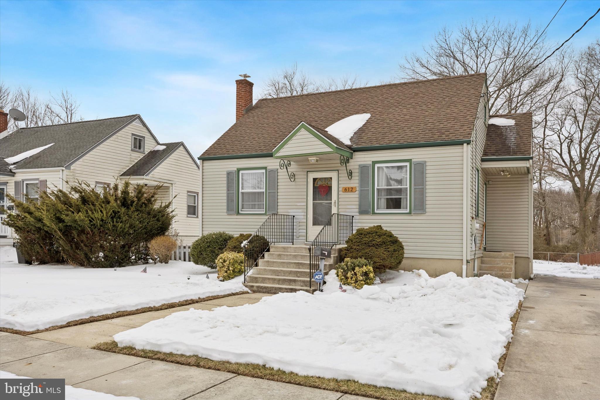 612 N WALNUT AVENUE