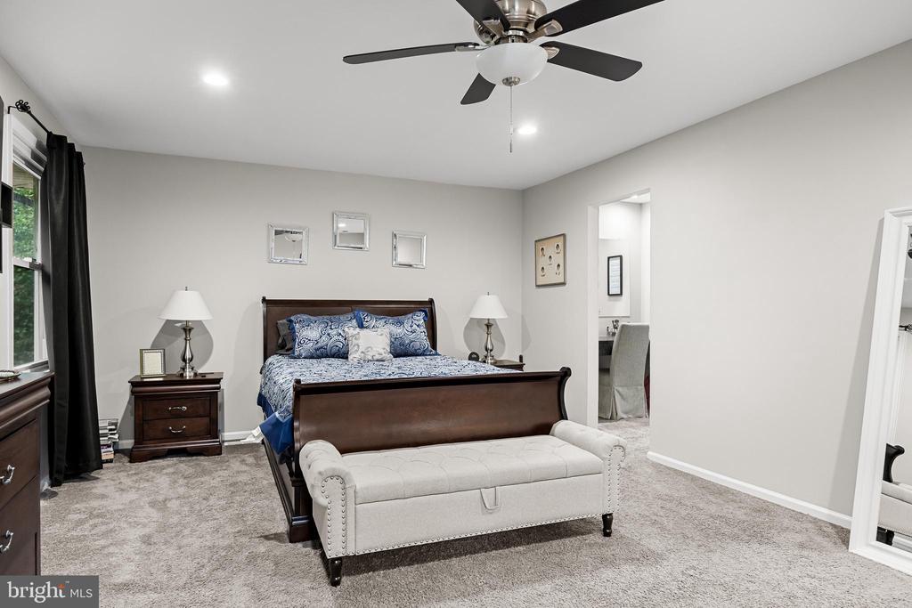 1112 BUTTONWOOD DRIVE