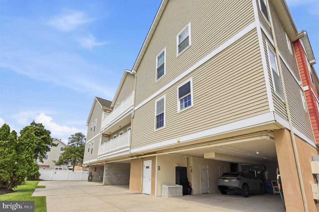 116 E 17TH AVENUE Unit: 301