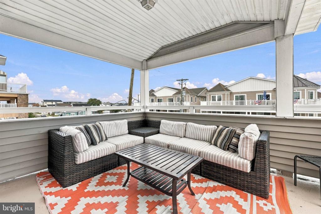 116 E 17TH AVENUE Unit: 301