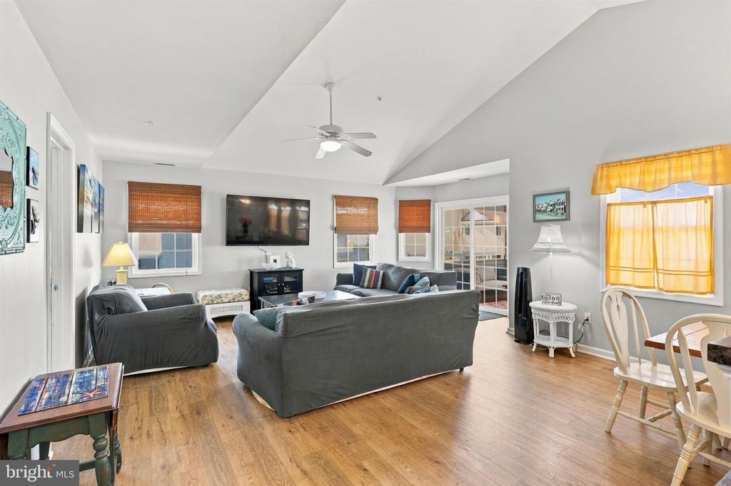 116 E 17TH AVENUE Unit: 301
