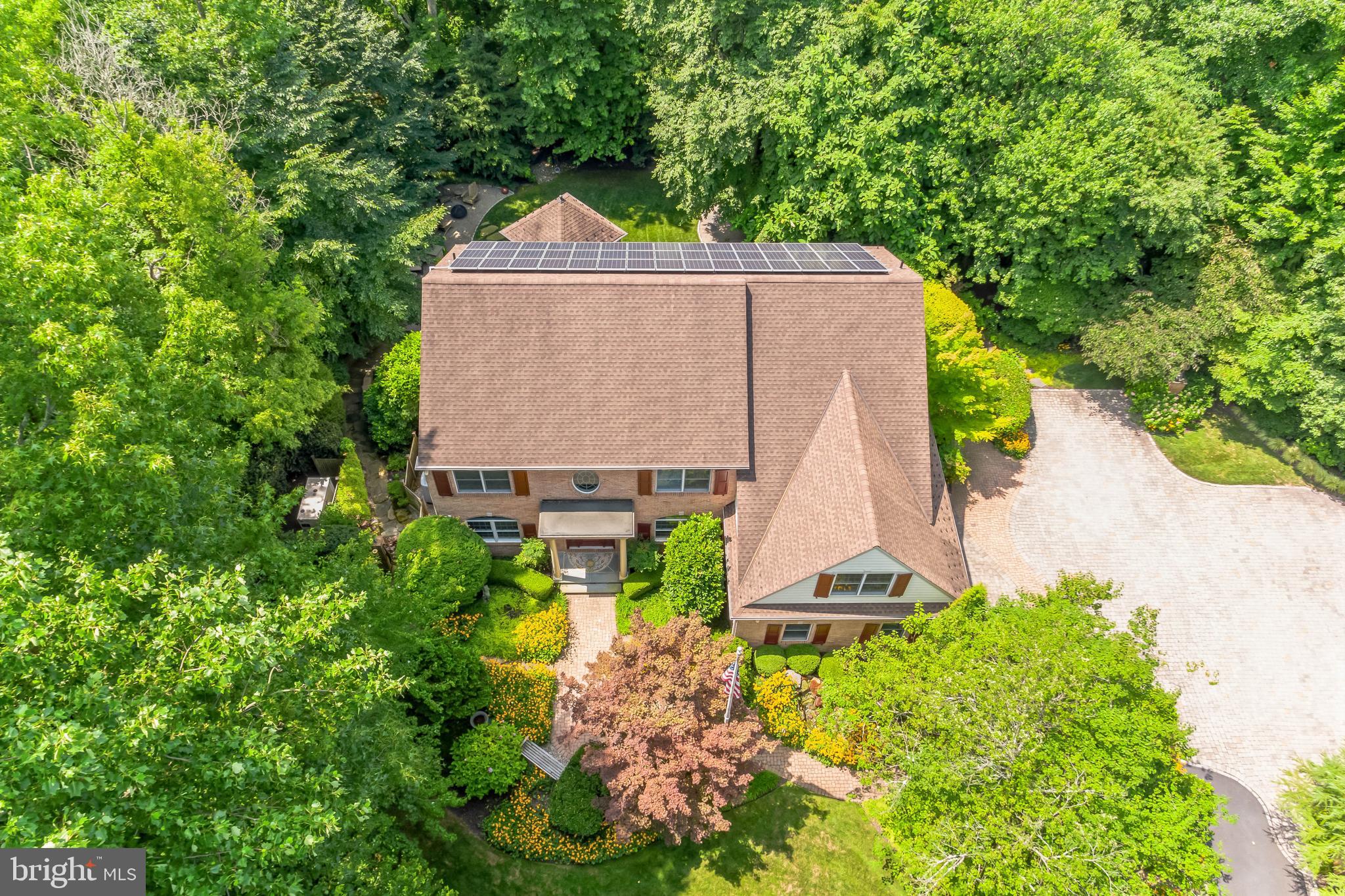 9 CLIFF COURT
