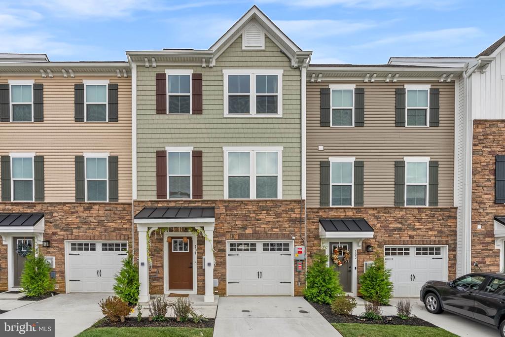 104 WATERFORD WAY