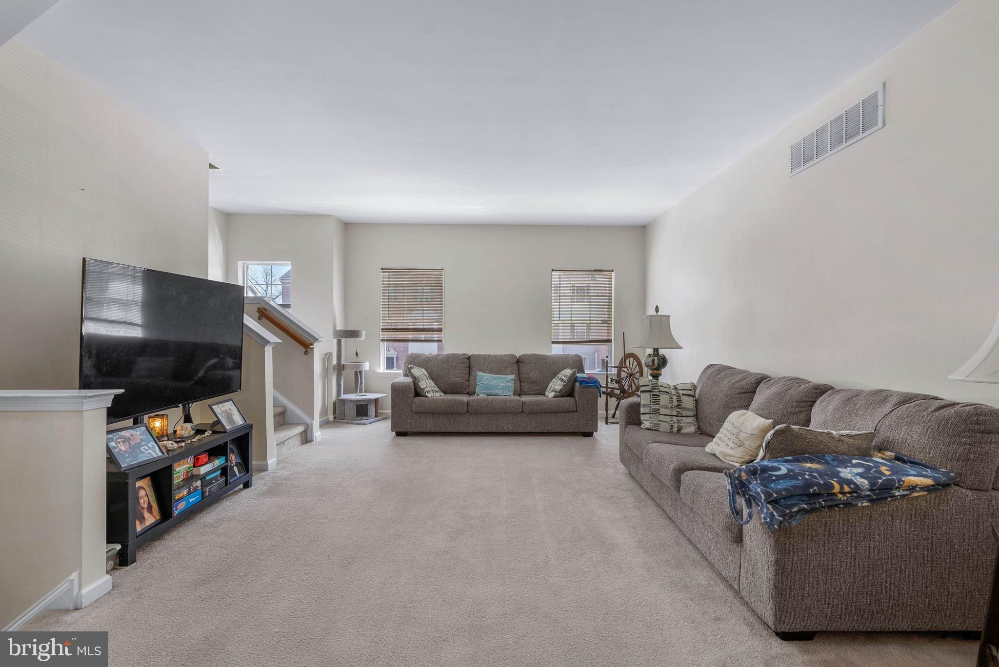 517 BOXWOOD LANE