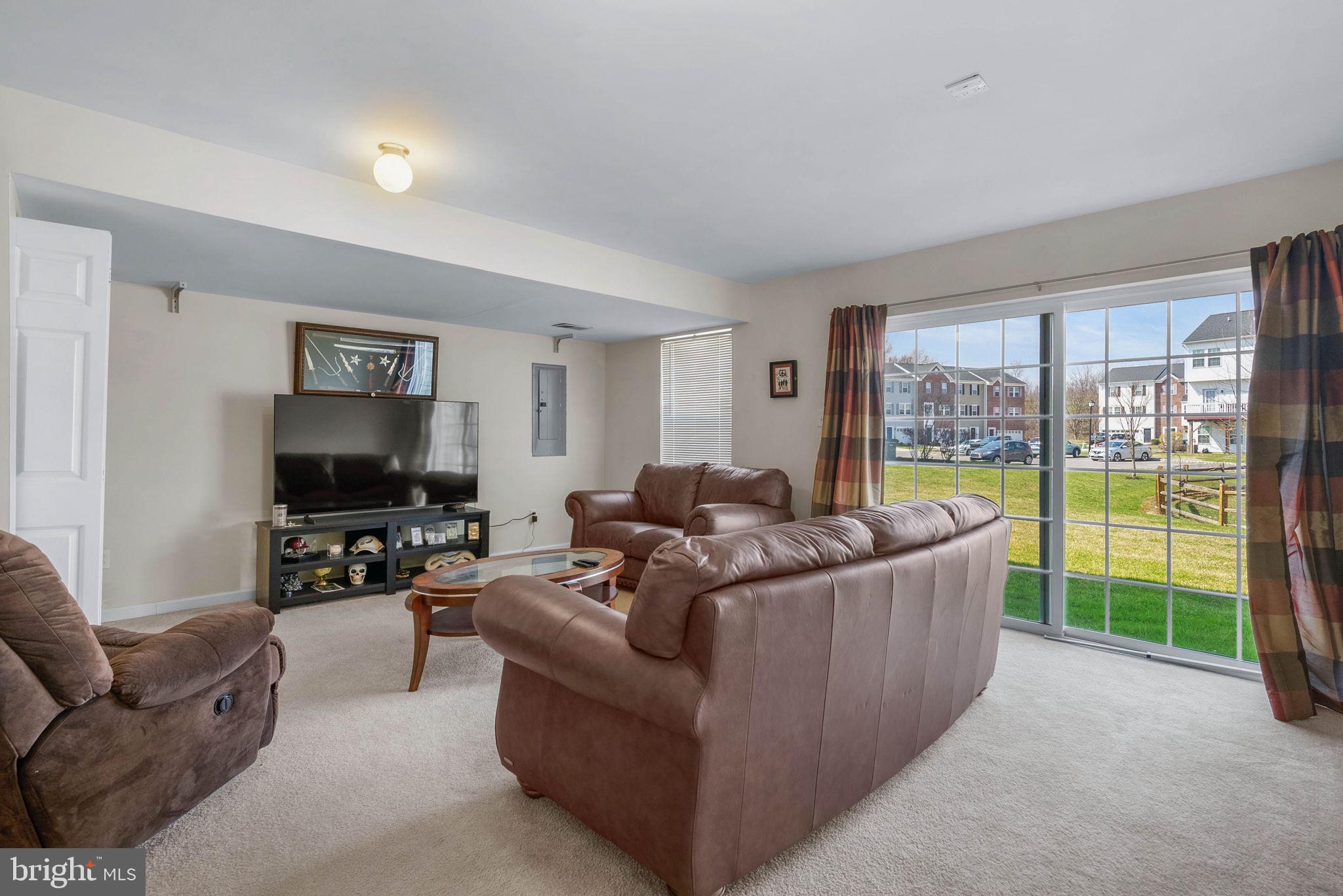 517 BOXWOOD LANE