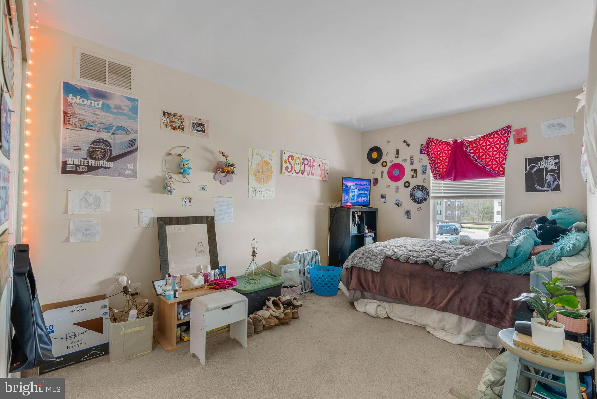517 BOXWOOD LANE