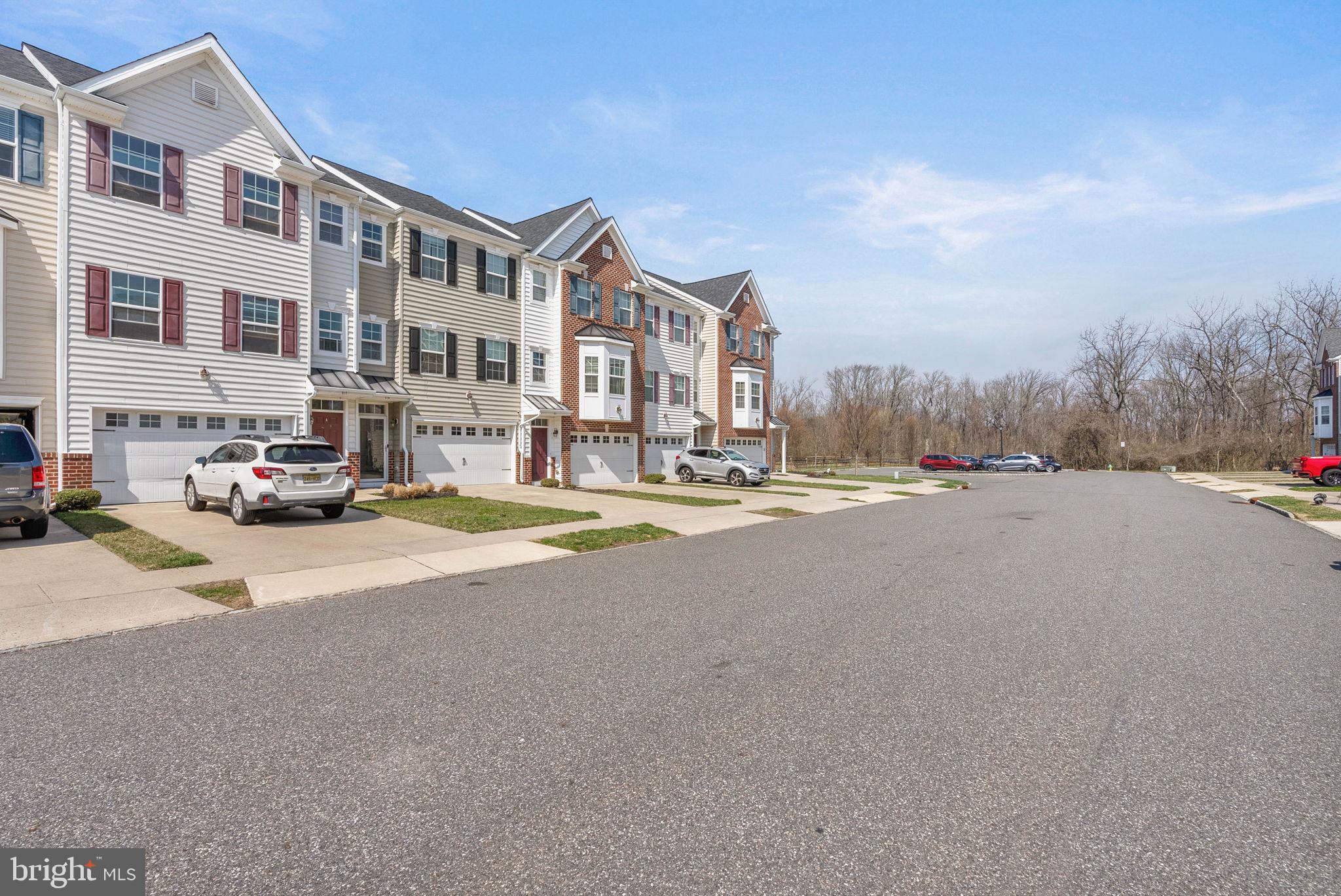 517 BOXWOOD LANE
