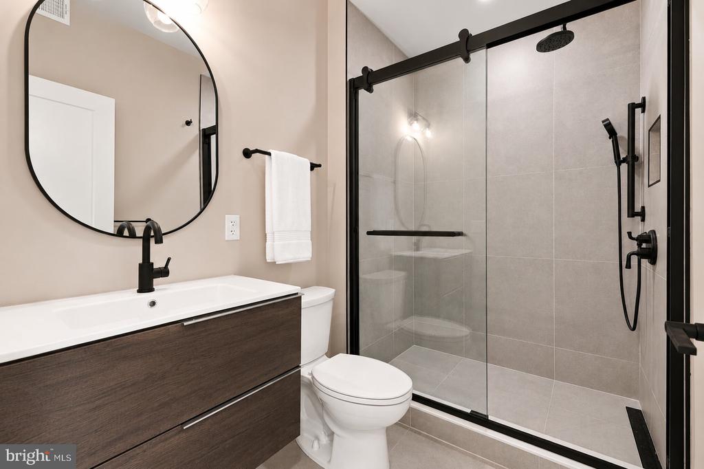 11 S ACADEMY STREET Unit: C