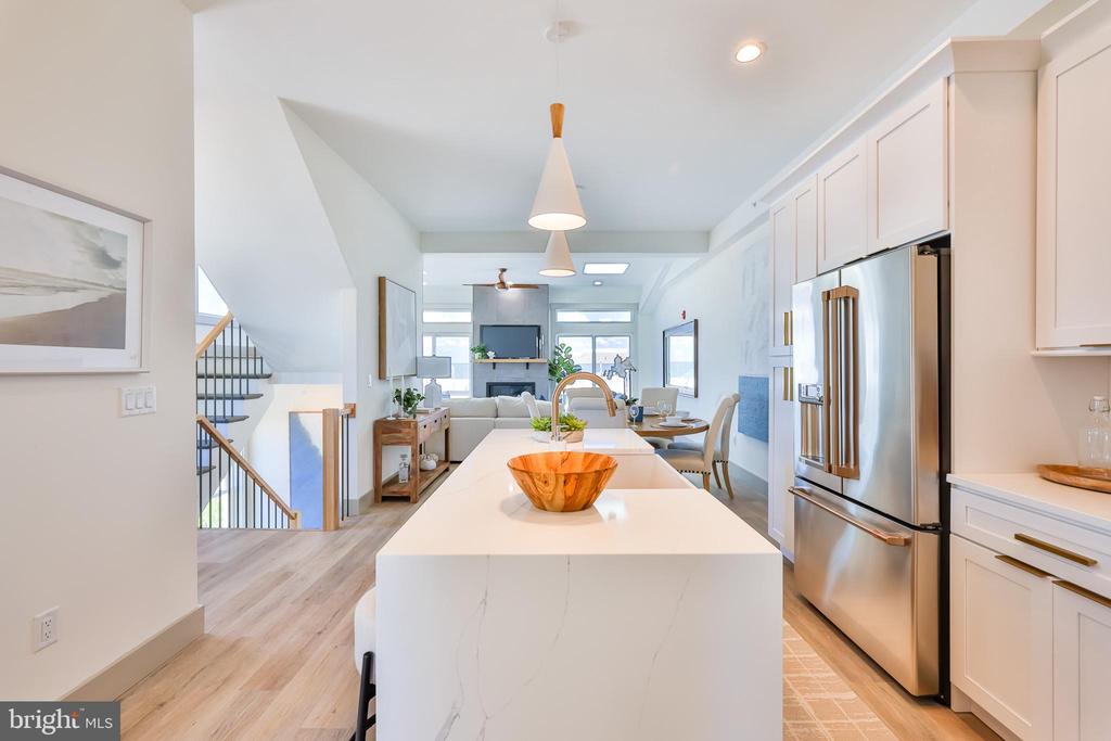 1210 LONG BEACH A