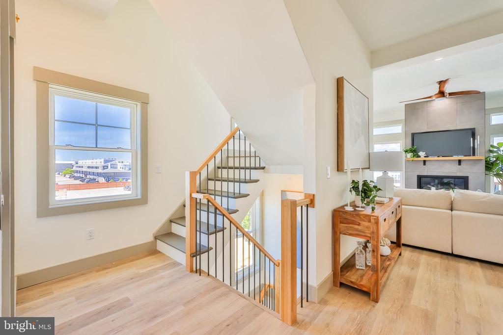 1210 LONG BEACH B