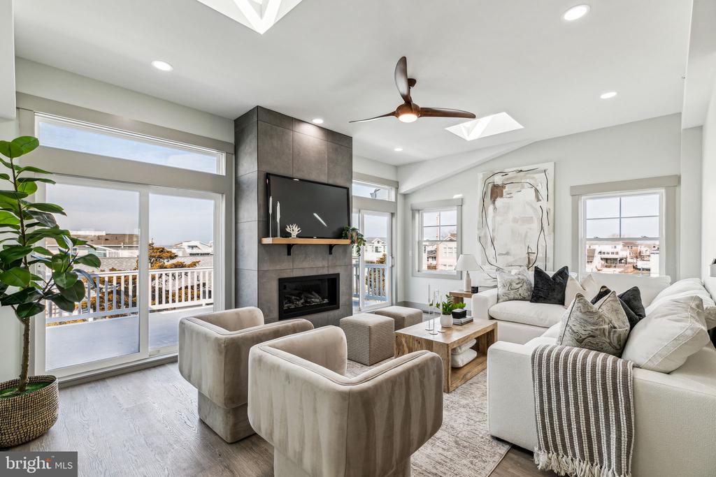 1210 LONG BEACH B