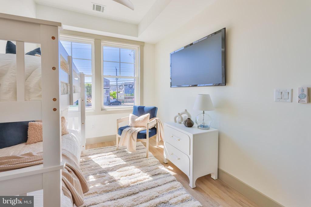 1210 LONG BEACH B