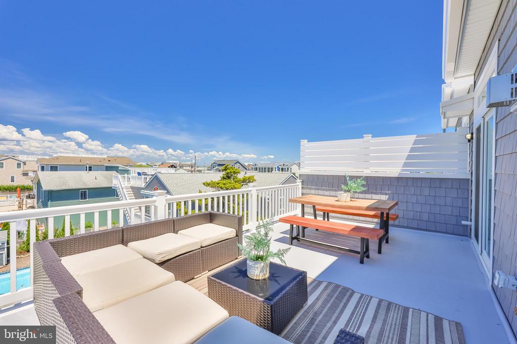 1210 LONG BEACH B