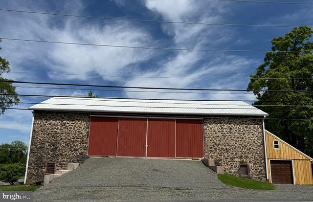 639 OLD AIRPORT ROAD