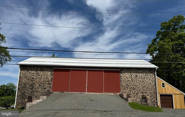 639 OLD AIRPORT ROAD