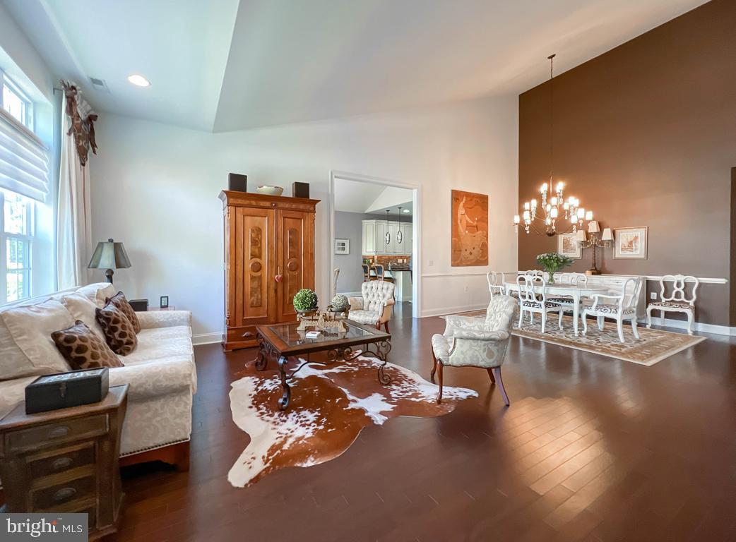 284 WILLOW DRIVE