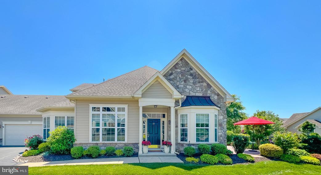 284 WILLOW DRIVE