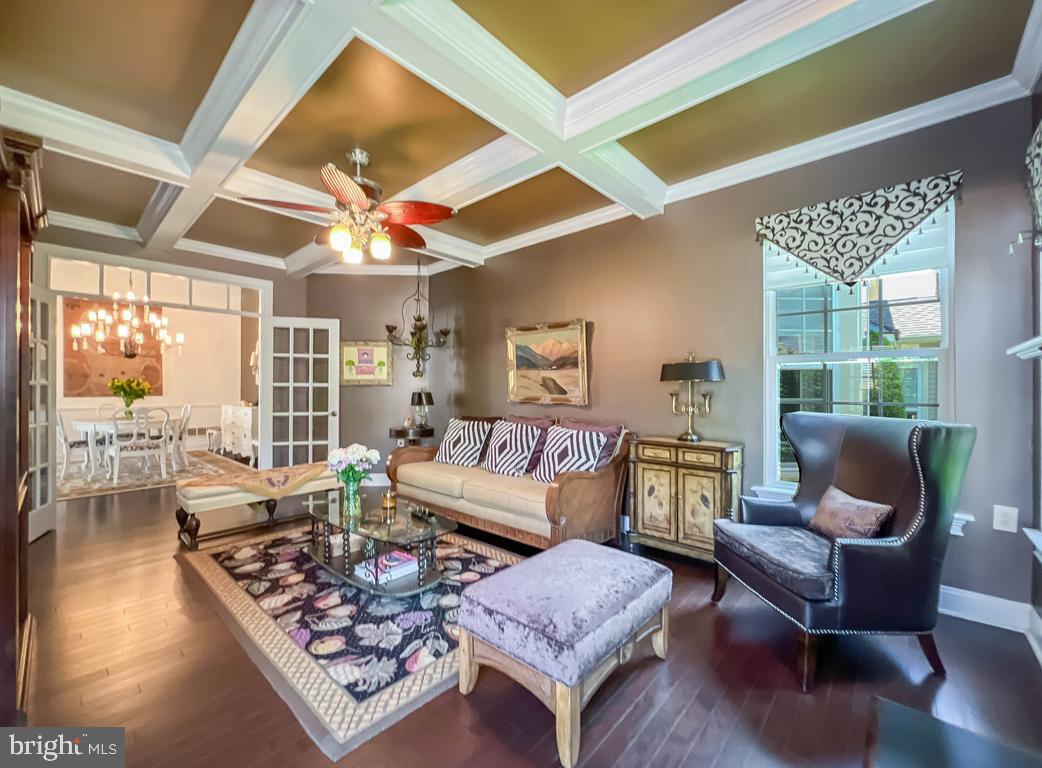 284 WILLOW DRIVE