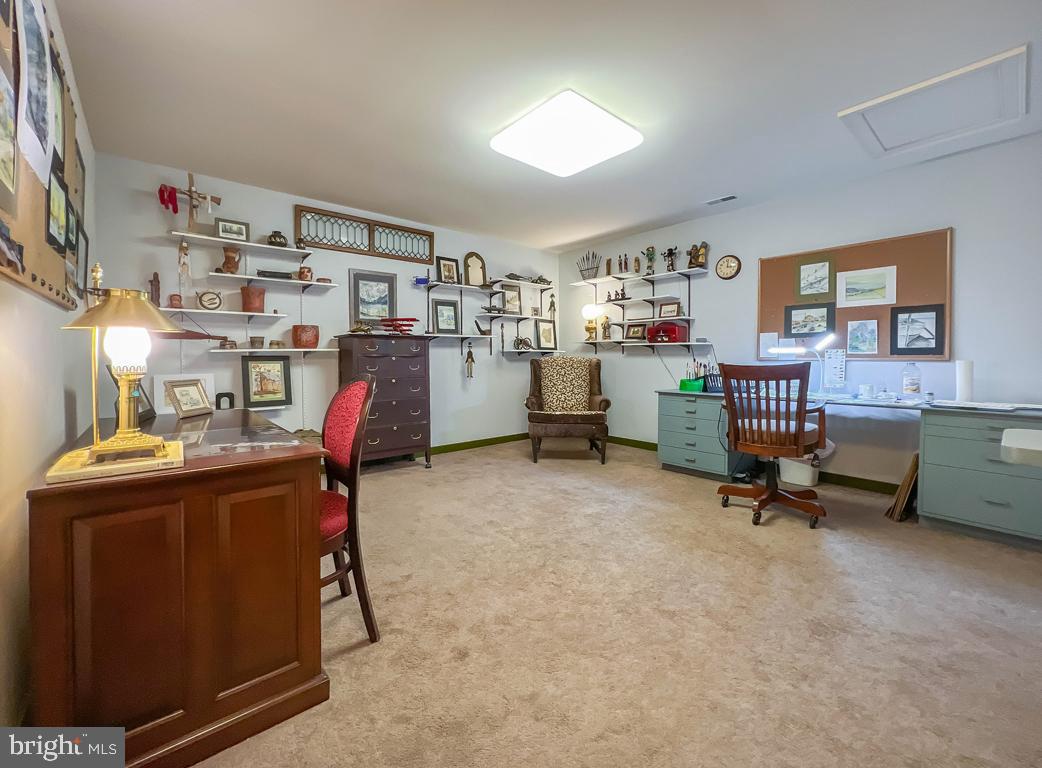 284 WILLOW DRIVE