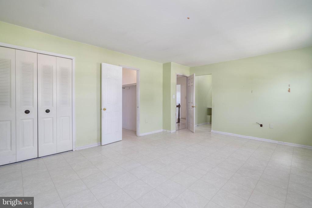 88 TAYLOR DRIVE